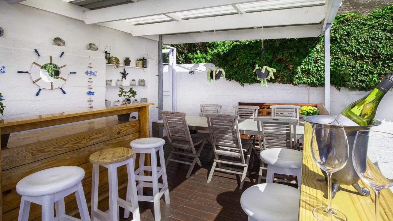 Penguins View Guesthouse Simonʼs Town Dış mekan fotoğraf
